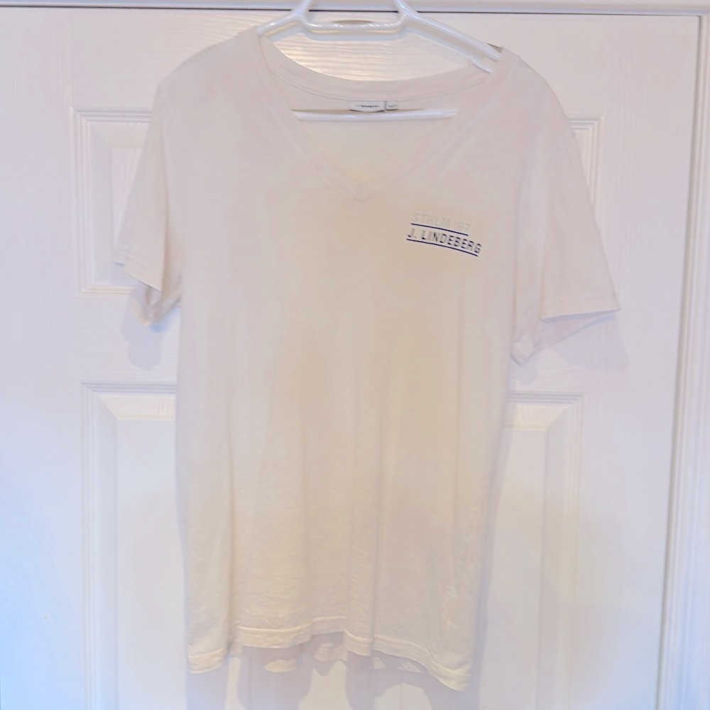 J. Lindeberg V-neck T-shirt Size L (fits like M)